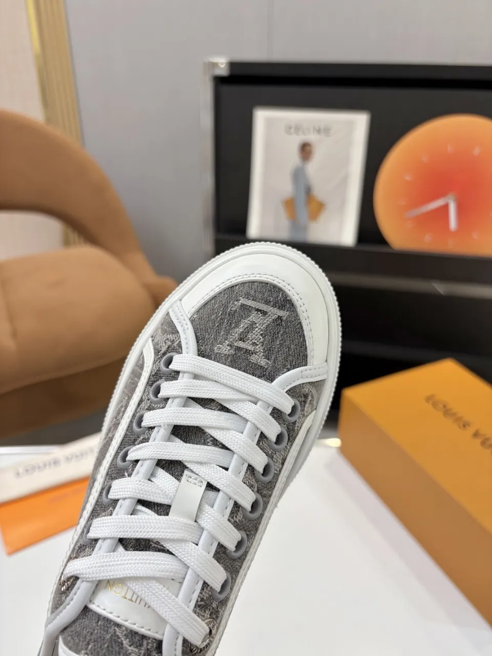 p580🐮🐮 LV couple skate shoes｜Classic jacquard, the ultimate code for a sweet outing! 👫** This pair of shoes is Louis Vuitton's love letter to fashionistas💌 - **classic presbyopic skate shoes**, the perfect choice for couples to go out on the street!  🔸 **Luxury details are a must-have**: Jacquard fabric  🔸 **So comfortable that you don’t want to take it off**: The sheepskin lining is skin-friendly and breathable, warm in autumn and winter without stuffing your feet, refreshing in spring and summer without being sticky, and you can wear it with a high-end feel in all seasons!  🔸 **Steady sense of security**: Non-slip rubber outsole, perfect grip, accompanying you through romantic streets.  **💑 Couple outfit inspiration**: ▪️ For boys, pair with leggings + baseball cap for a trendy street look!  ▪️ Girls can wear short skirts or shark pants, and the sweet and cool style is easy to choose~ **#Louis Vuitton #couple shoes #presbyopia classic** **👉 Click to collect and become the most fashionable CP in the circle of friends with him! ** Fabric: Imported cowhide/classic jacquard fabric Lining: Sheepskin lining Sole: Original rubber sole Size: Women’s size 35-42 (40/41/42 customized) Men’s size 39-45 (39.45 customized)